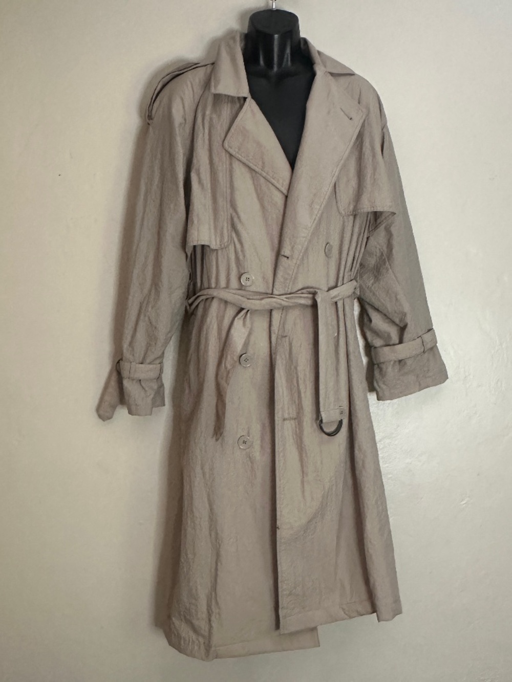 Dash Life's Adventures Raincoat Medium Gently worn 100% nylon pebbled texture